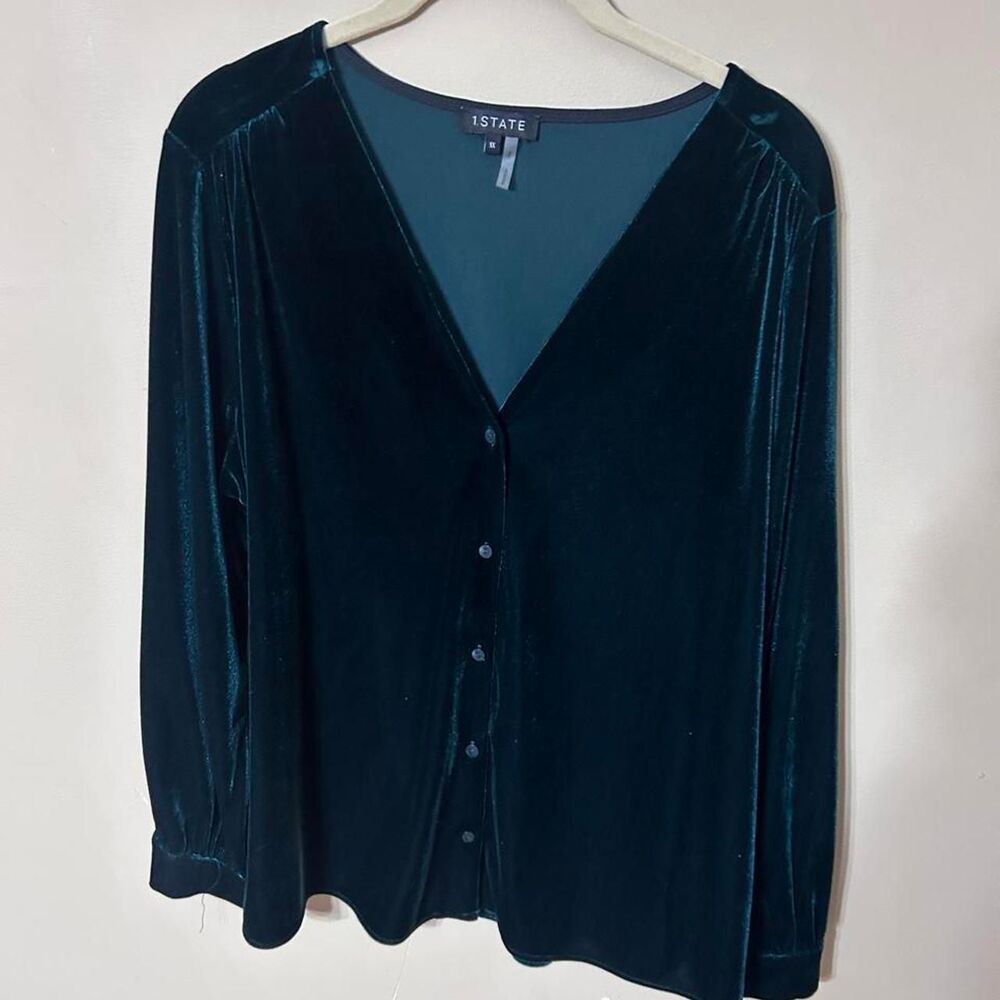 1state Women's Green Velvet Blouse